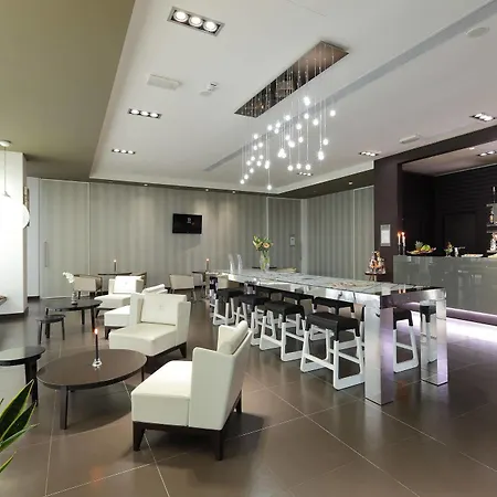 Western Premier Chc Airport Otel Cenova