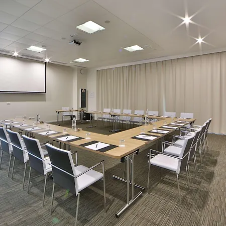 Western Premier Chc Airport Hotel Janov